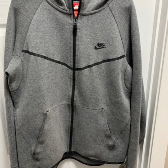 Nike Tech size Large - Picture 1 of 3